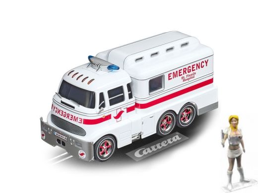 2020: Carrera D132 Carrera Ambulanz mit Krankenschwester